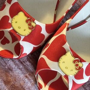 Hello Kitty platform heels